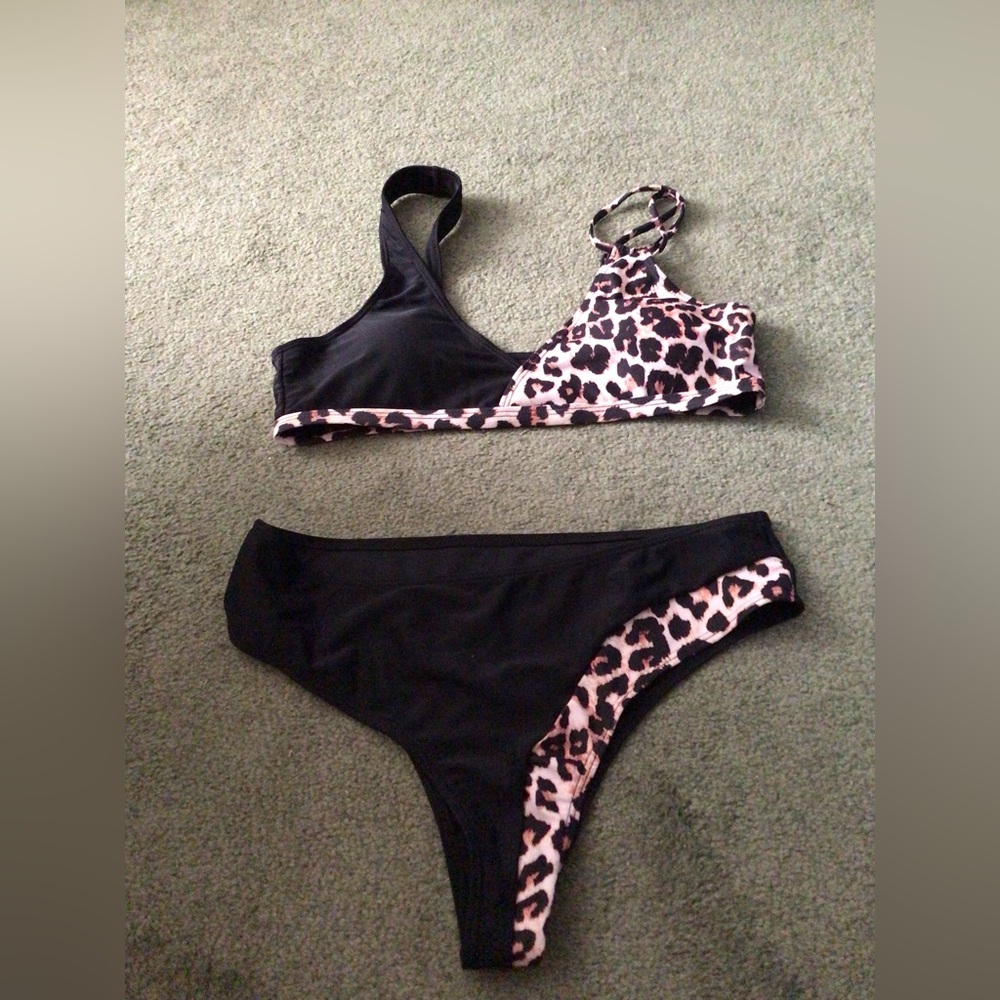 SHEIN Black & Animal Print Bikini